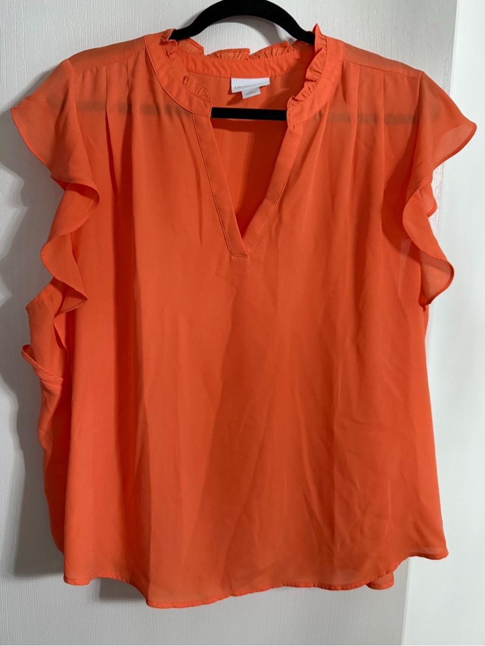 Liz Claiborne flutter sleeve top